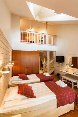 Отель Hotel K5 Levi and K5 Villas Леви Семейный номер с сауной-1